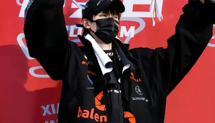 开云官网-周翊然赴法国参加赛车比赛|赛车服|驾驶舱|成绩|气场|样子_新浪体育_新浪新闻